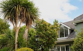 The Grove Lodge Guesthouse